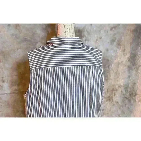 Women's Chico's Size 3.5 No Iron Sleeveless collared tie front blue/white stripe - Picture 7 of 12